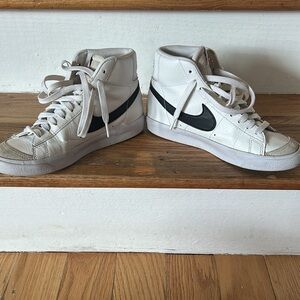 White Nike Blazers, blk swoosh, sz4Y SEE IMPERFECTION priced accordingly